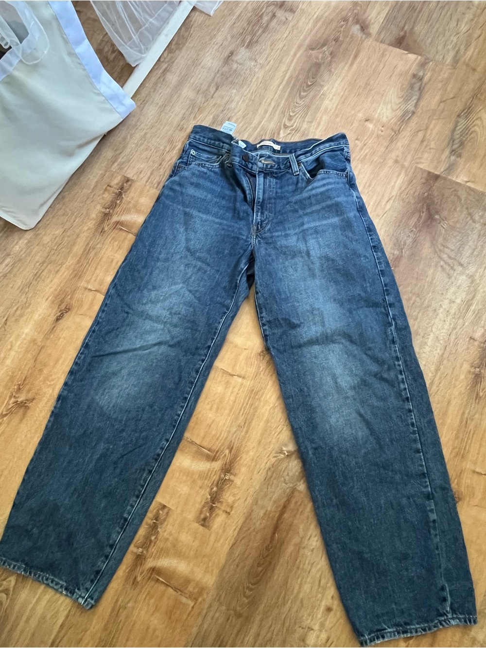 Baggy dad style Levi Jeans